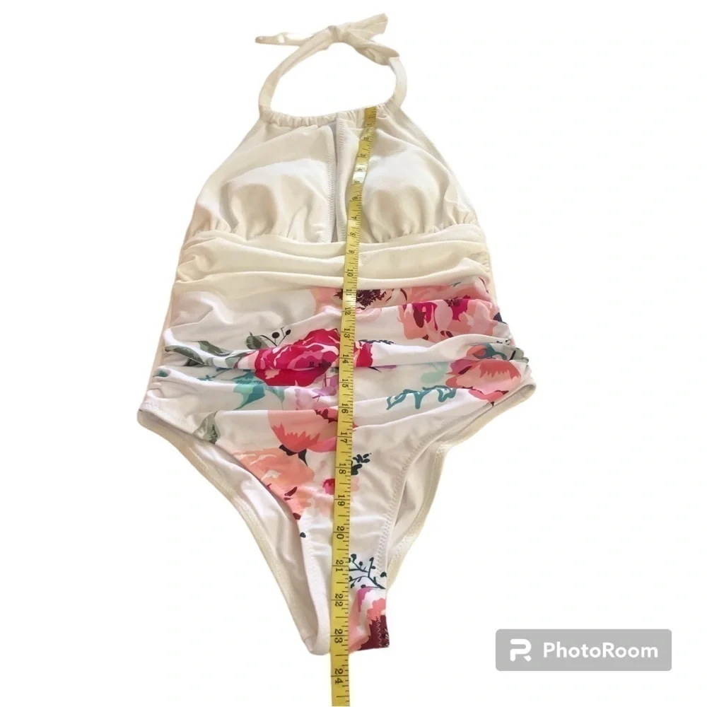CUPSHE Woman’s Halter Cutout Rushing White Floral One Piece Swimsuit Size XS